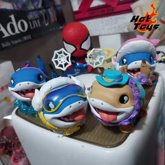 HotToyss Marvel Rivals Mystery Cosbi Mini Collectible Figurine BLIND BOX