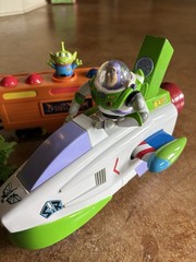 Disney Pixar Toy Story Buzz & Friends Battery Operated Space Train Set 2006
