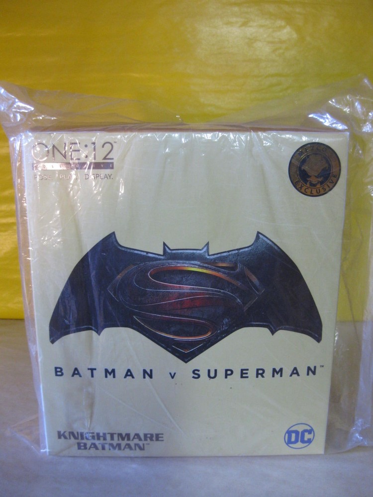 2017 Mezco One:12 Collective 6″ Batman V Superman Knightmare Batman Used