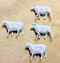 Lot Of 4 White Plastic Sheep For Farm Train Nativity Displays Or Crafting