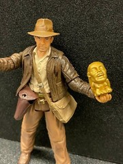 Hasbro Indiana Jones Action Figure 3.75″ w/Accessories INDY With IDOL 2007 MINT