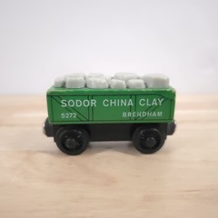 Thomas Wooden Railway Sodor China Clay 2 car Lot 1997 Britt Allcroft Red Green