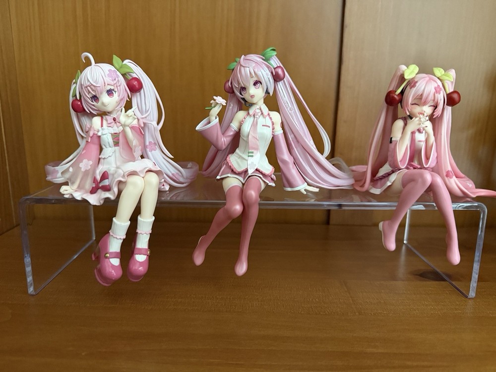 Hatsune Miku Figure Lot – 3pcs Set – Sakura Miku Noodle Stopper