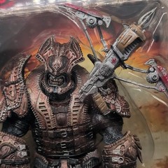NECA Gears of War 2 Locust Palace Guard Player Select Figure Torque Bow NEW RARE