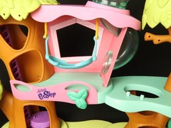 LPS Magic Motion Treehouse with Littlest Pet. Shop animals and accessories.