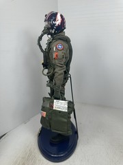 1/6 US NAVY F-14 “TOP GUN” MAVERICK TOM CRUISE TOMCAT FIGHTER PILOT + USN STAND