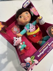2012 NIB Dora the Explorer Baby-sitter W/baby Bots ! Only At Toy For Us Exclusi