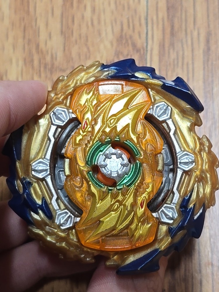 Hasbro Beyblade Burst Rise Hypersphere Wizard Fafnir F5