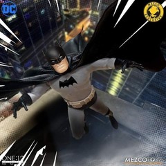 Mezco Toyz One:12 DC Comics Batman Golden Age Caped Crusader Edition Figure