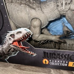 Jurassic World Hammond Collection Indominus Rex Deluxe Damaged Box