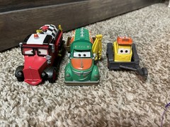 Lot Of 16 Disney Pixar Vehicles Planes Helicopter Metal / Plastic – FREE SHIP!