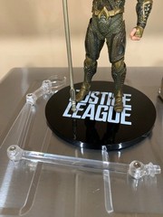 Mezco Toyz One:12 One 12 Collective Justice League Aquaman Action Figure