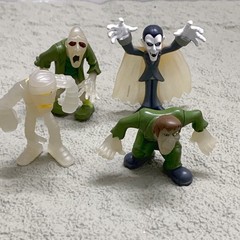 4PCS Scooby Doo Monster Glow in Dark Mummy Zombie Crepper Dracula 2.5” Figures