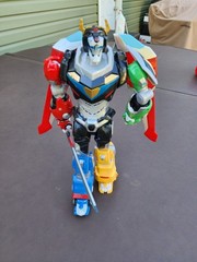 Voltron Legendary Defender 16″ with sword 2017 Playmates toys