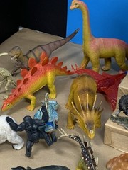 Vintage – Modern 33pc Animal Lot Plastic Rubber Resin Dragons Dinos Horses &More
