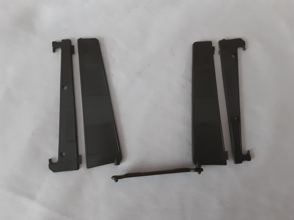 Gi Joe Cobra 1984 Whale parts lot: 2x vertical vane w/ link bar (damaged)