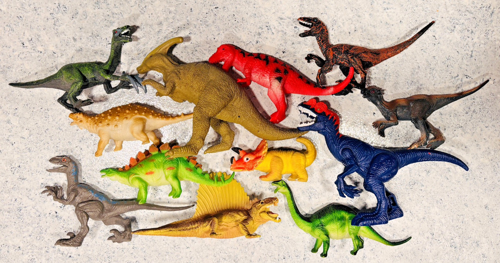 Vintage Lot Of 12 Mixed Size Plastic Dinosaur Figures Up To 9” B