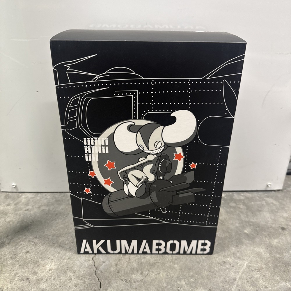 New Huck Gee Kidrobot Akuma Bomb Akumabomb Grey Skully version Edition 500 NIB