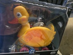 DC Mcfarlane Multiverse Batman Returns The Duck With The Penguin Figure