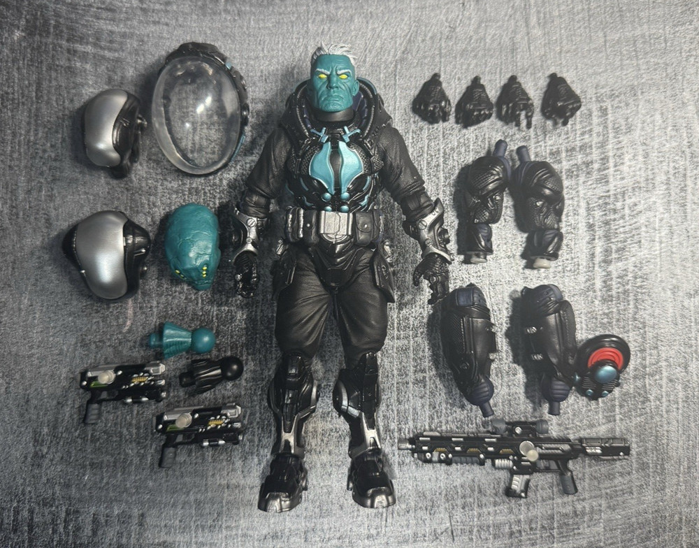 Ph’Shr Ryyce Cosmic Legions The Shadow Circle Deluxe Action Figure LooseComplete