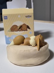 EEVEE – Holly Box Sleepy Eeveelution Series Blind Box Random Eeveelution