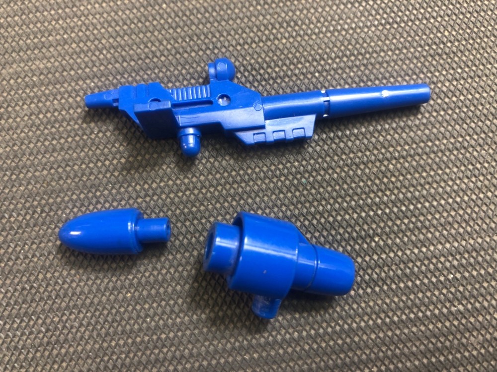 Transformers G1 1986 Scourge Gun and Head Missile w/ Sticker Action Figure Parts
