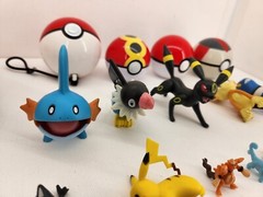 Large Pokemon Figure Lot. 7 Pokeballs, 11 Micros, 6 Minis, 1 Keychain