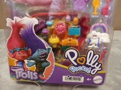 Polly Pocket DreamWorks Trolls Compact Playset With Poppy & Branch