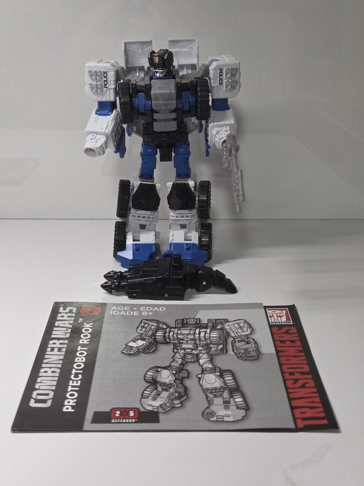 Hasbro Transformers Combiner Wars Protectobot Rook Action Figure