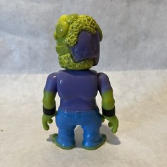 REAL HEAD SOFUBI KAIJU 14cm