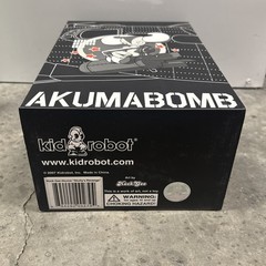 New Huck Gee Kidrobot Akuma Bomb Akumabomb Grey Skully version Edition 500 NIB