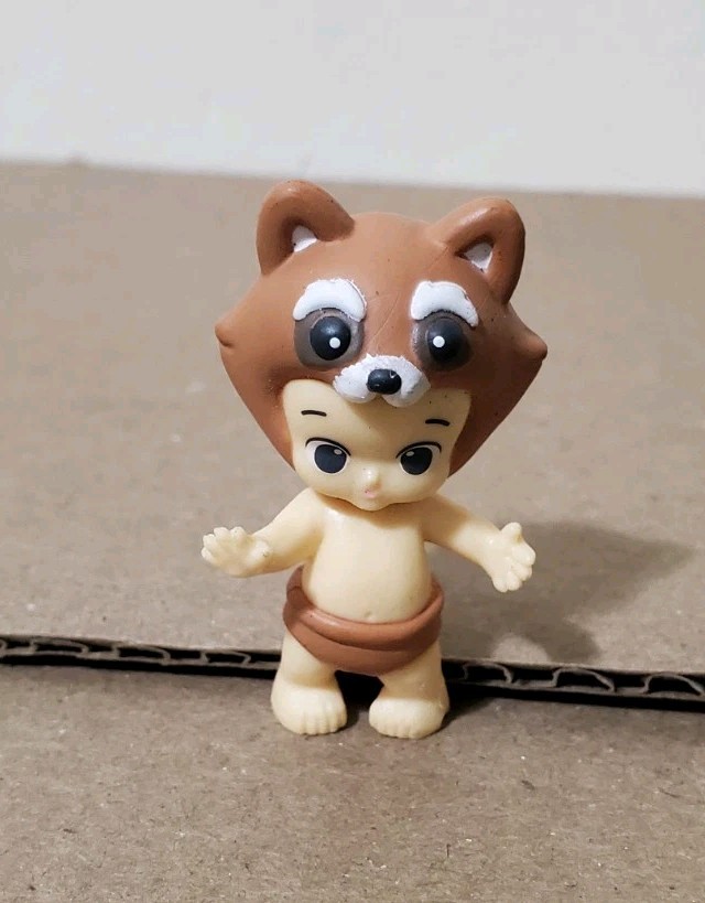 Vintage Rose O’Neill Kewpie Doll Raccoon Hat Figure 2″ PVC Miniature Toy Rare