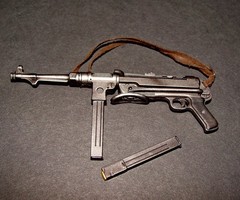 1/6 Scale Dragon WWII German MP40 Submachine Gun for 12″ Action Figures Type B