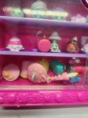 60+ Shopkins With Display Storage Case Pink Holder EXCELLENT CONDITION