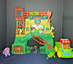 Land Before Time Dinosaur Rescue Station & Dino Truck LIGHTS & SOUNDS WORK!
