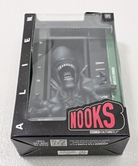 CULTUREFLY CULTURE FLY BOOKS ALIEN ALIENS VINYL BOOK NOOK XENOMORPH FIGURE NEW