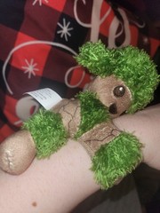 Disney Marvel “I Am Groot” – Bulls i toy – Cutie Cuff Snap, Hug, & Go – GROOT