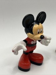DISNEY GOOFY RACE CAR DRIVER PVC FIGURE/2010 Disney MM Race Cake Topper