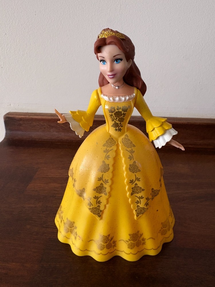 Just Play Disney Queen Miranda figure from the Sofia the First Royal Family 5.3″