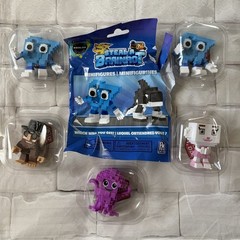 (5) Lot Of Steal a Brainrot Minifigures With DLC Codes inside Roblox