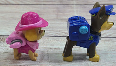 Spin Master Paw Patrol Action Figures Skye Chase Lot of 2 Dogs Pink Blue 2.5″ 3″