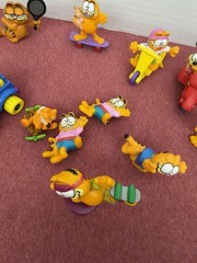 Lot of Vintage 80’s 2″ Tall Garfield Figures PVC with vehicles