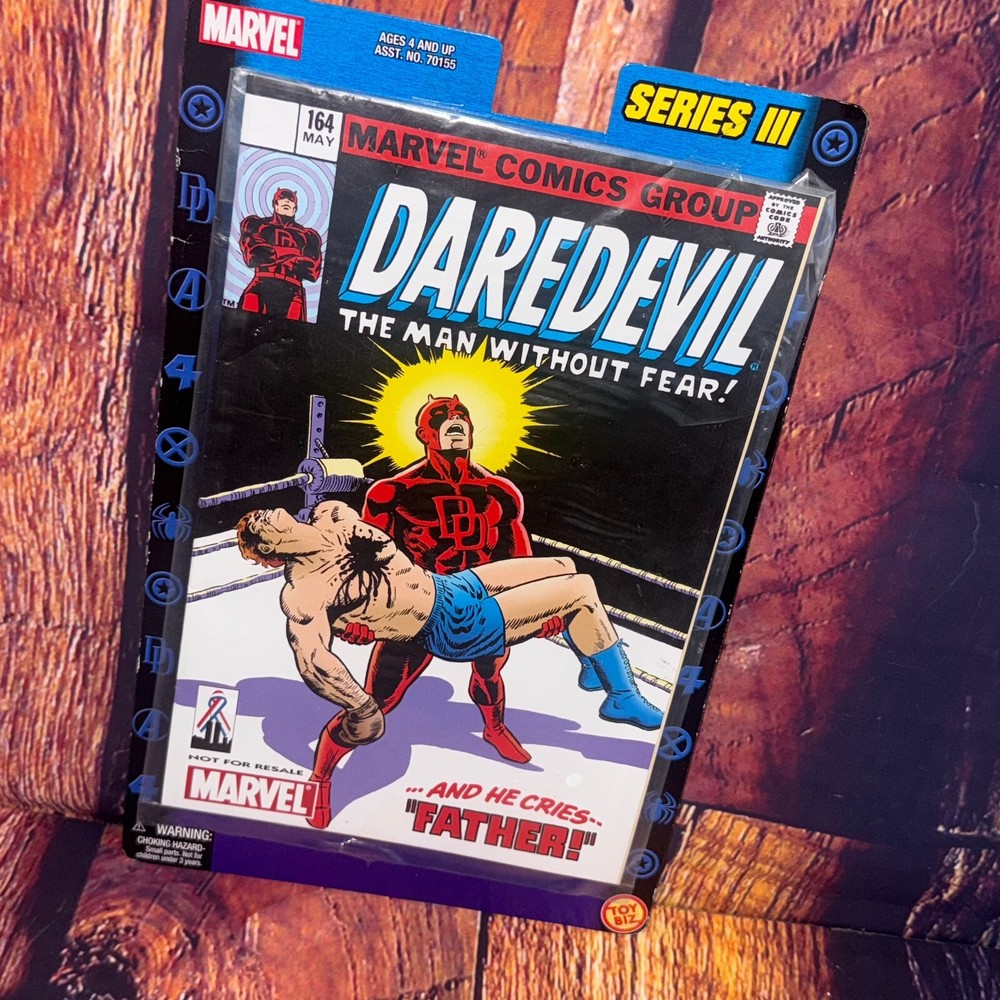 Marvel Legends Series 3 Daredevil The Man Without Fear Comic Book Collector Wall