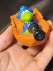 VINTAGE LOT OF 6 – Muppets Toys – Kermit Figures / Watch / Water Toy / Count Car