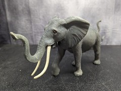 Vintage 1984 Imperial Elephant Lot of 2 12 x 7″ Vinyl Plastic *1 Tusk Broken*