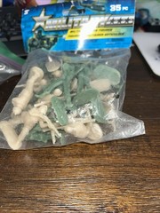 Military Action Figures – 35 2inch Pieces – Ages 3+ – Green and Beige