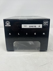 CultureFly Alien Xenomorph Deluxe “Big Chap” Statue 9″ Acrylic Background NEW