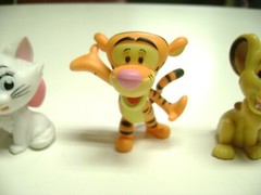 DISNEY PVC Vinyl Figure set of 4, Dumbo, Marie, Tigger, Simba, Toys, Lion King