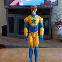 Mattel DC Comics Action Figure Yellow & Blue Plastic 2016, 2010-2019