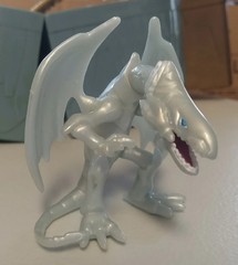 Yu-Gi-Oh! Blue Eyes White Dragon Mini Figure + Plastic Card (Mattel, 2002)